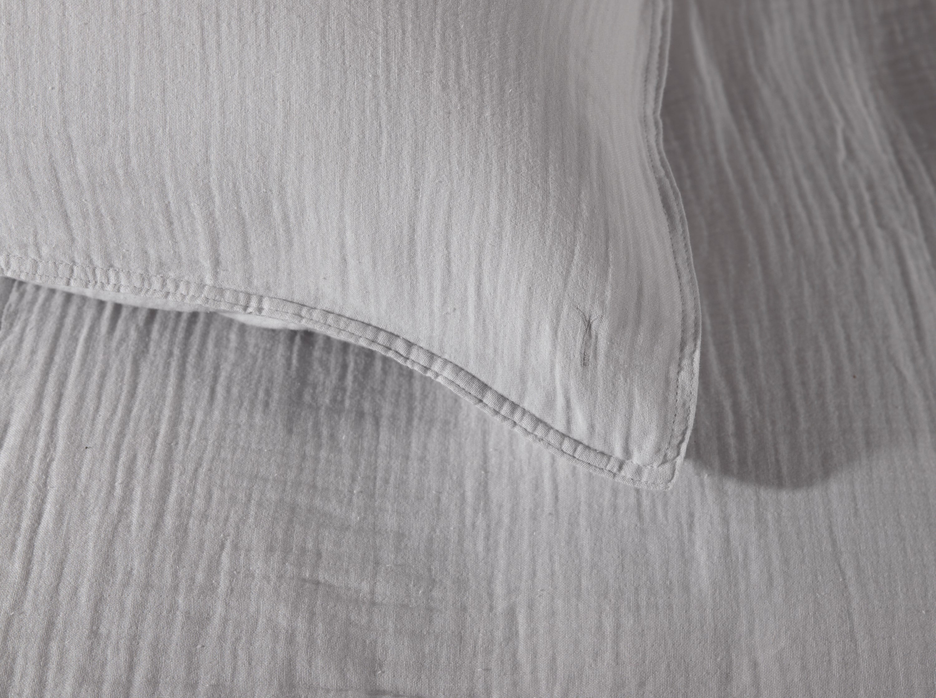 Yellow dekbedovertrek Suite Guadeloupe Vaporous Grey mousseline