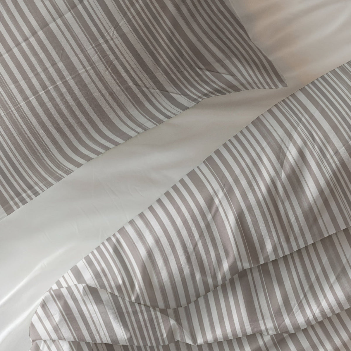Sleeptime Dekbedovertrek Katoen Pinstripe Taupe