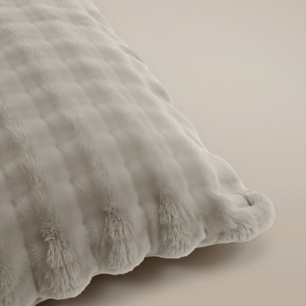 Sleeptime Dekbedovertrek Nepbont Pompom Beige