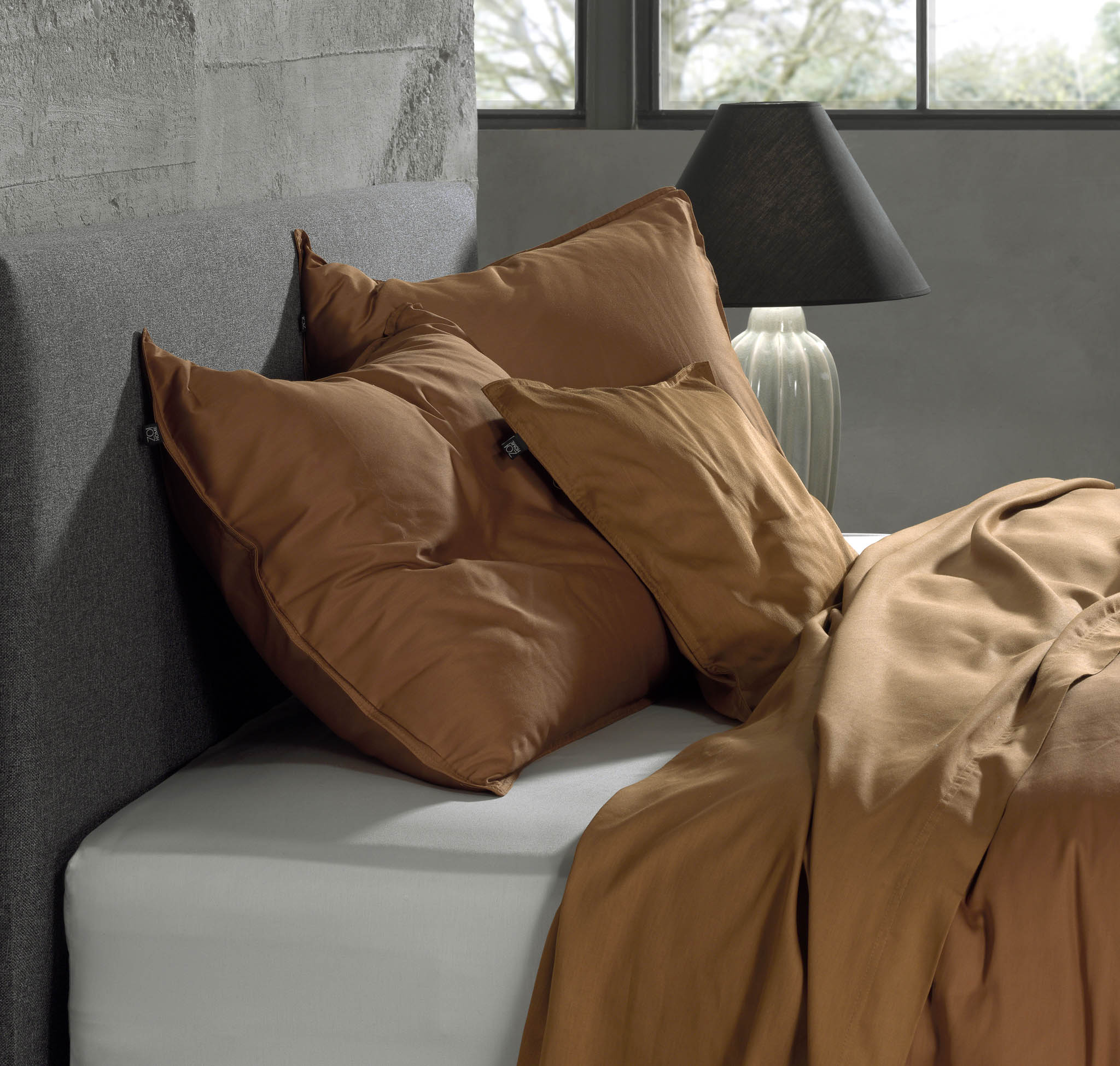 Zo Home kussensloop Satinado Cognac Brown satijn