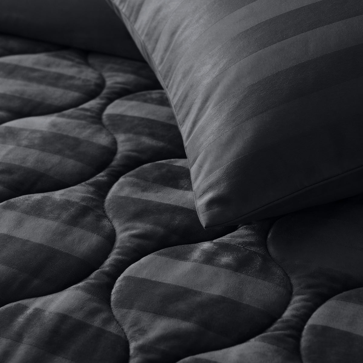 Sleeptime lazy dekbed Hotel Velvet Antraciet