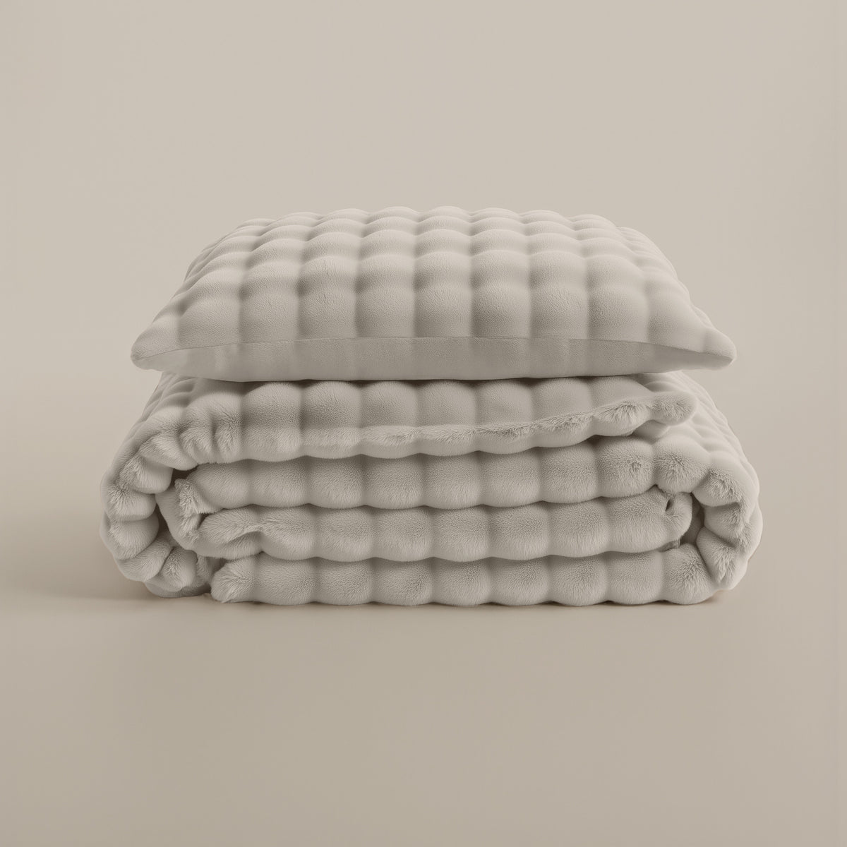 Sleeptime Dekbedovertrek Nepbont Pompom Beige